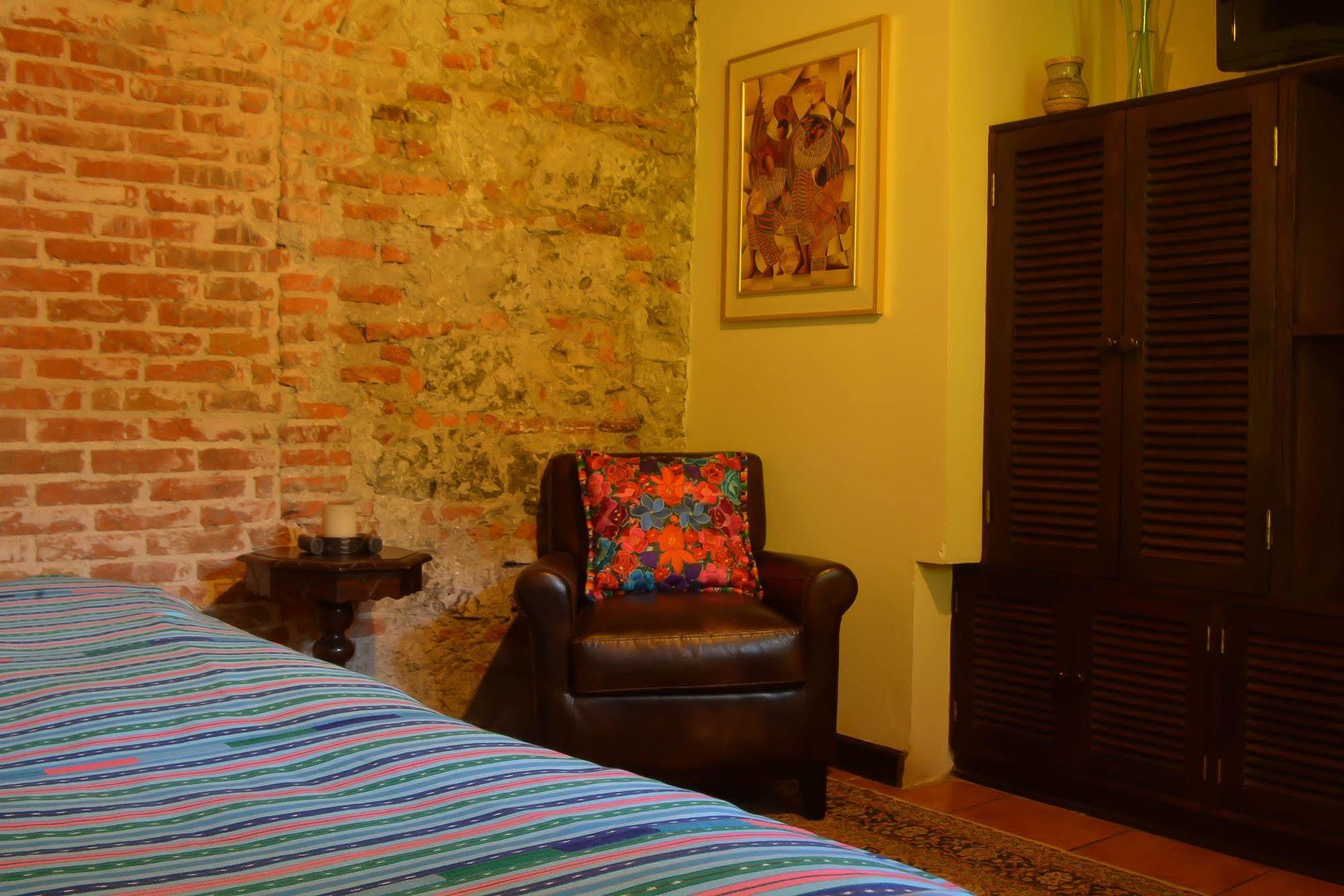 Hotel Sor Juana Antigua Buitenkant foto